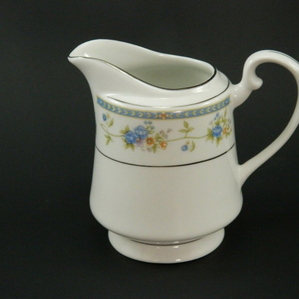 Barclay 8389 China Creamer 8 oz Barclay by Sango